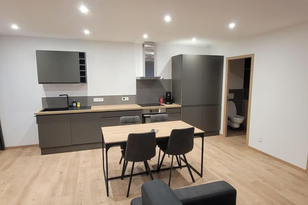 Superbe Appartement T2 Climatise, Idealement Situe Ugine Exterior photo